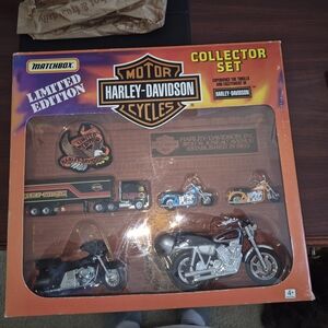 Harley-Davidson Limited Edition Orange Black Collector Set